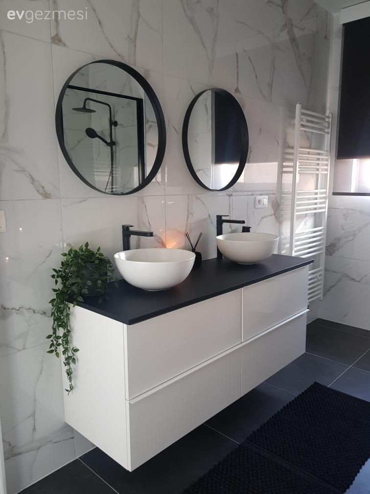 Bu Modern Evde Parlak Yüzeyler Evin Tamamını Kaplamış!