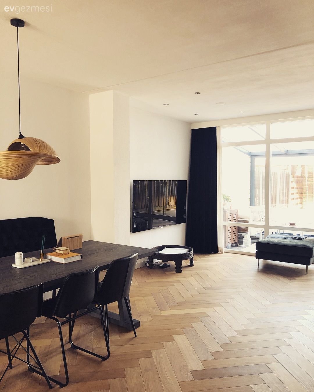 Salon, Koltuk takımı, Tv ünitesi, Fon perde, Perde, Tül perde, Yemek Odası, Yemek masası, Yemek odası avizesi, Parke, Siyah, Yeşil, Dubleks evler