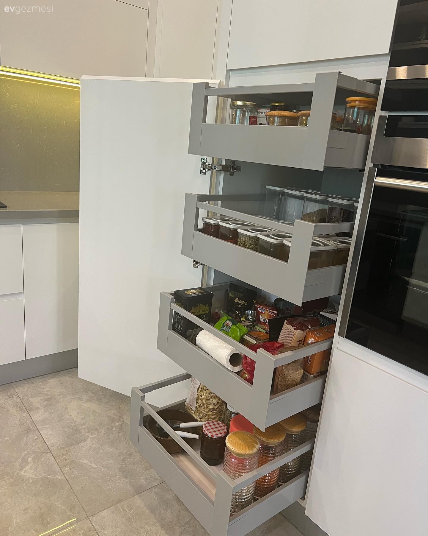 Mutfak aksesuarları, Mutfak, Siyah, Beyaz, Kulpsuz mutfak dolabı