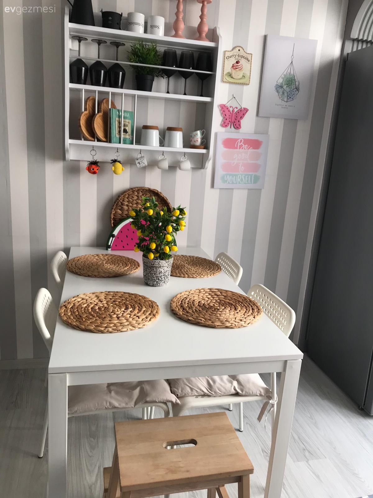 Hastane Odası Gibi Dekorlara İnat Bir İstanbul Evi!