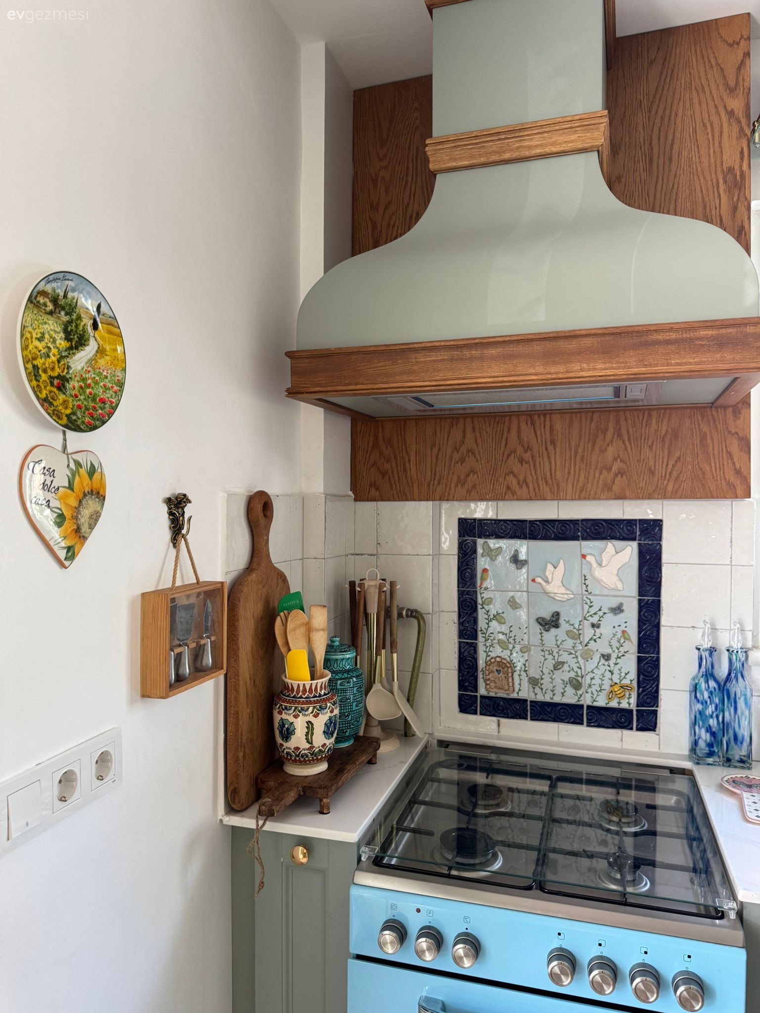 Mint yeşil, Davlumbaz, Ahşap Mobilya, Mavi, Tezgah arası seramik, Mutfak tezgah arası