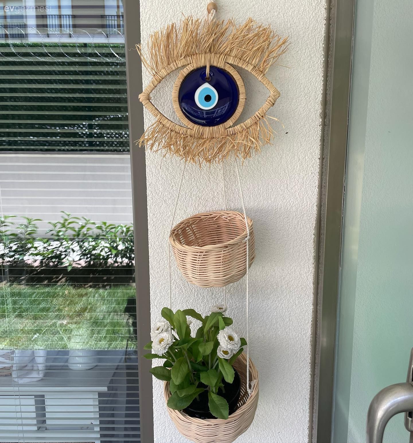 Ev Gezmesi: Güzel Havanın Tadını Çıkarmalık Bir Veranda!