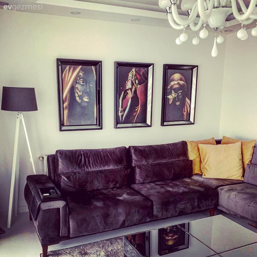 Oturma Odası, Dubleks evler, Antrasit  , Sarı, Köşe koltuk, Koltuk takımı, Tablo, Duvar dekorasyonu, Lambader, Aydınlatma, Orta sehpa, Sehpa, Aynalı mobilya, Ayna, Avize, Oturma odası avizesi