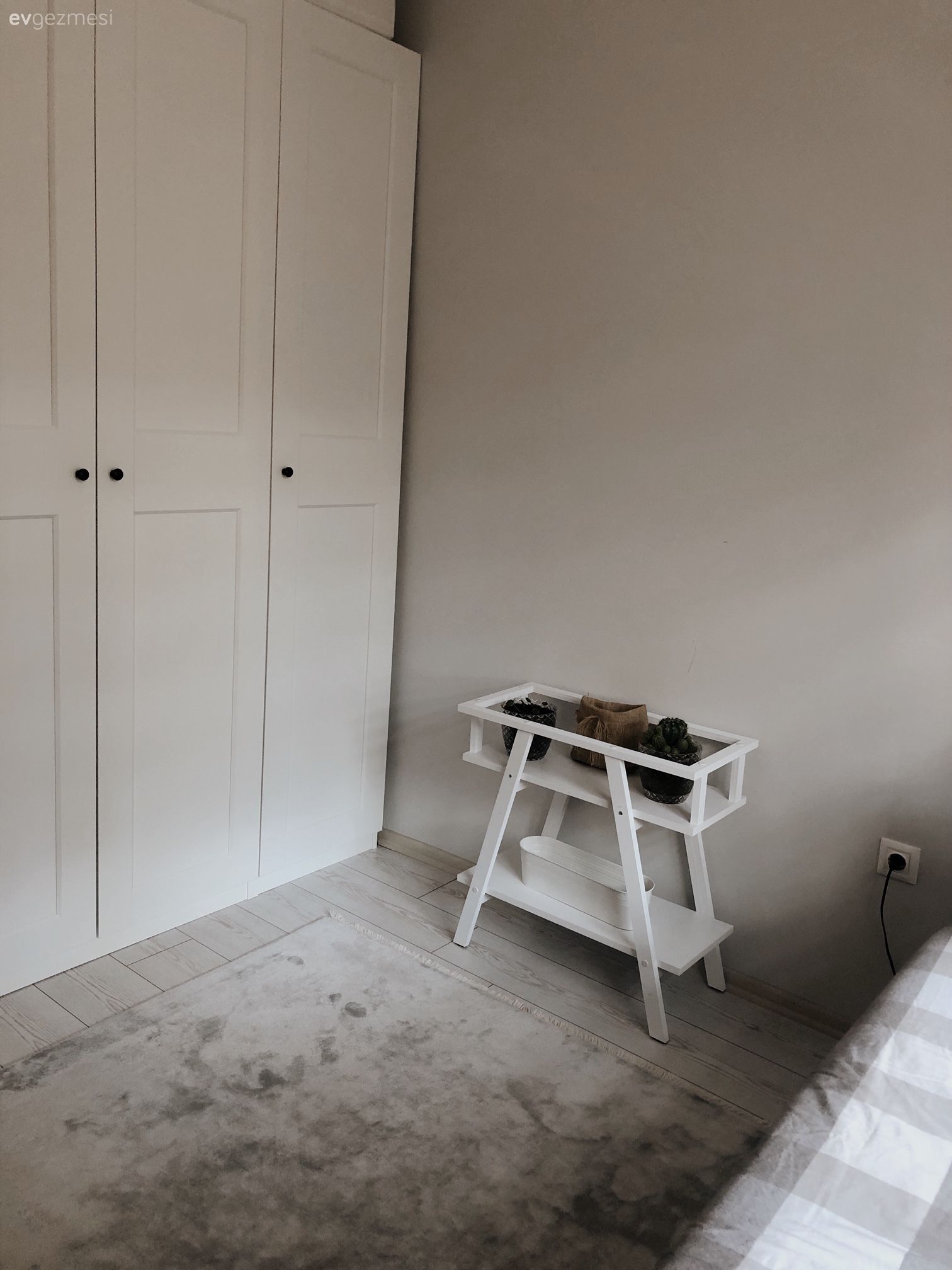 Gardrop, Yatak Odası, Beyaz, Halı, Çiçeklik