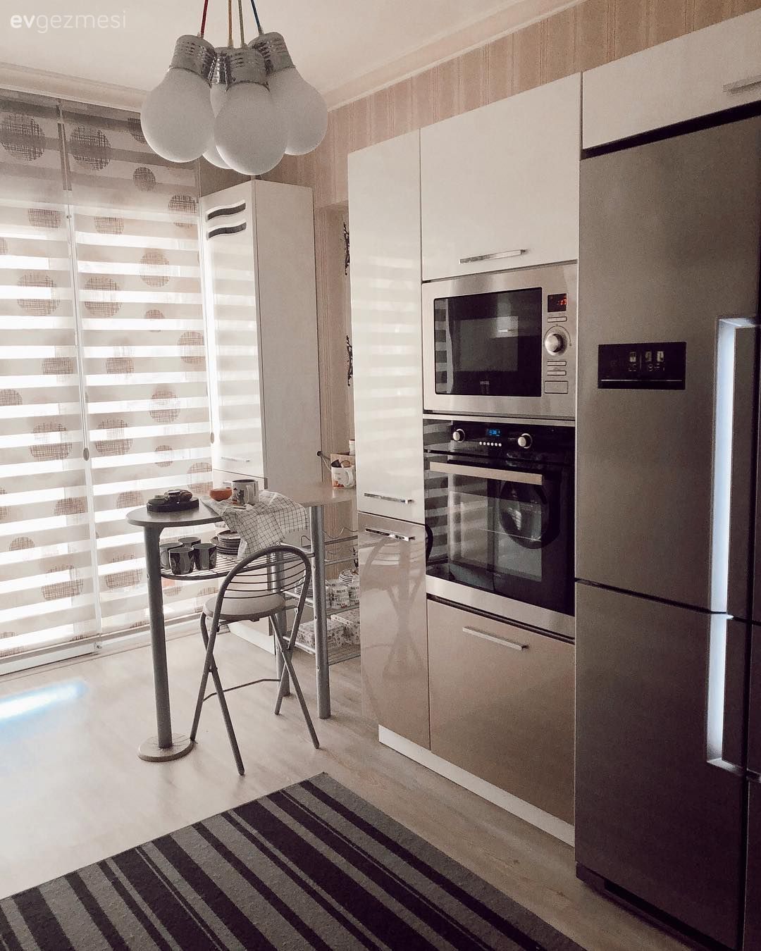 Mutfak, Modern, Beyaz, Capuccino mutfak, Mutfak yarım adası, Ankastre, Mutfak halısı, Bar masa & sandalyeleri, Cam Ankastre, Duvar kağıdı, Duvar dekorasyonu, Mutfak Avize Modelleri, Zebra Perde, Perde, Mutfak perdesi