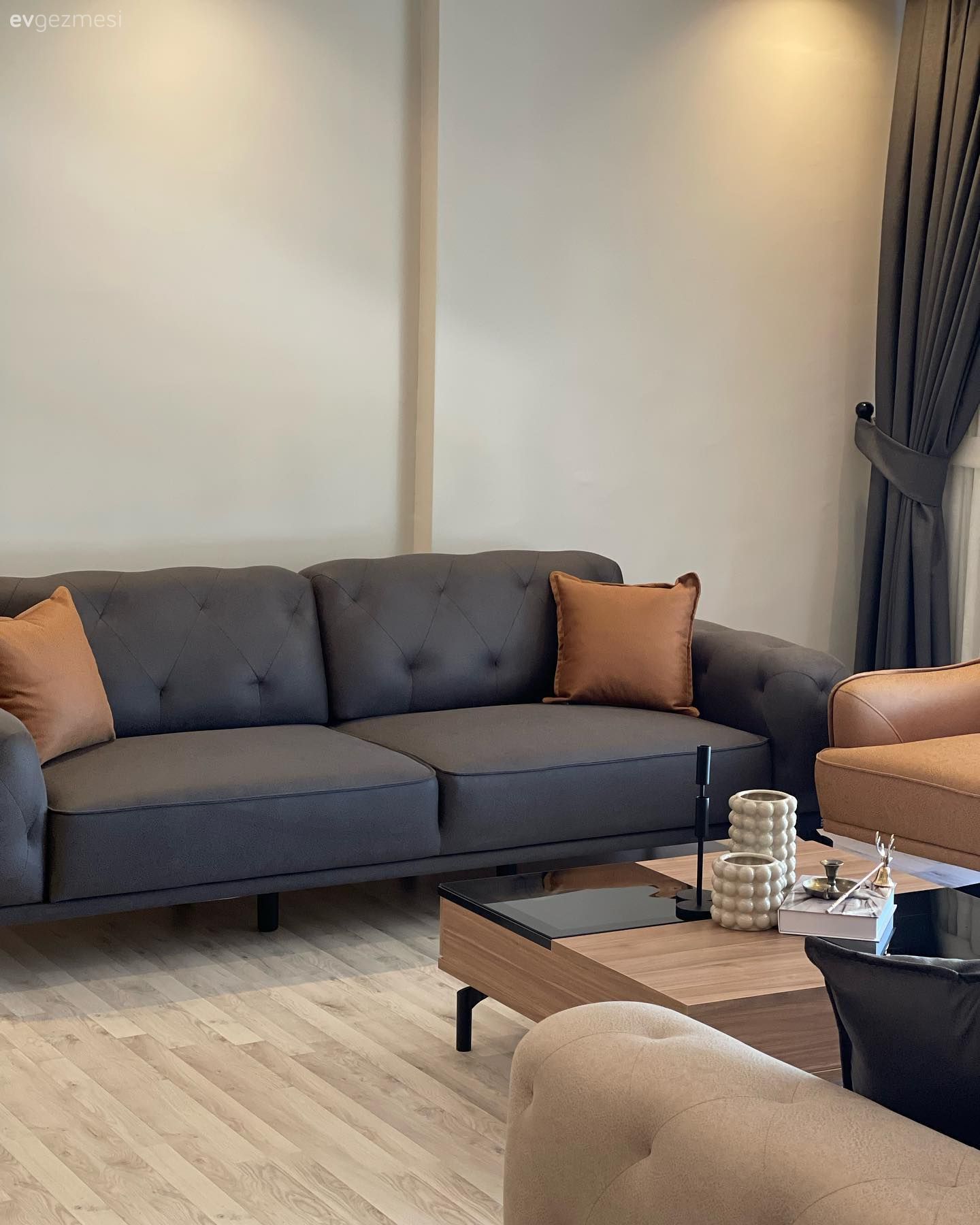 Gri, Yanık turuncu, Koltuk takımı, Ahşap Mobilya, Fon perde, Perde, Berjer