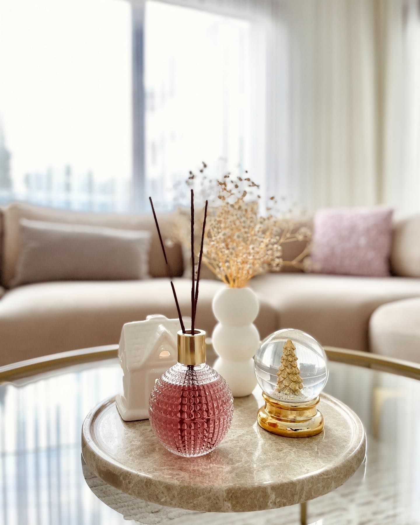 Dekoratif Objeler, Cam orta sehpa, Orta sehpa