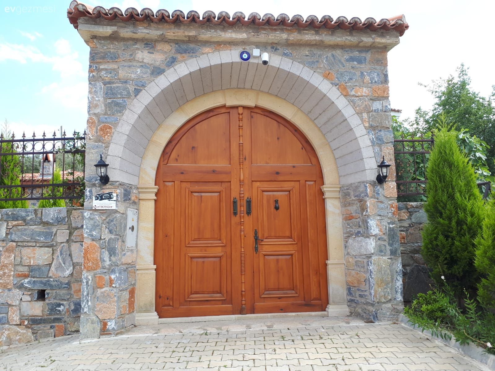 Müstakil Ev, Dış cephe, Bahçe, Çiçekler