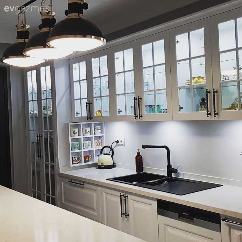 Mutfak, Beyaz mutfak, Ada mutfak, Mutfak tezgahı, Mutfak tezgah arası, Mutfak aksesuarları, Shaker kapaklı dolaplar, Mutfak Avize Modelleri, Bar masa & sandalyeleri