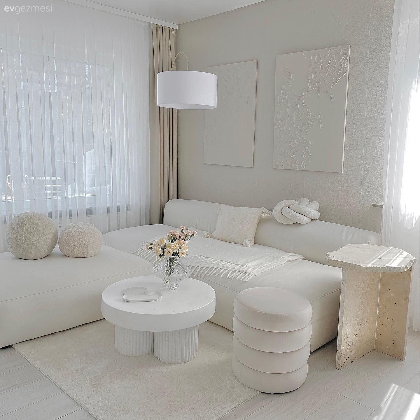 Bu Modern Ev Sanki Pamuklara Sarılmış!