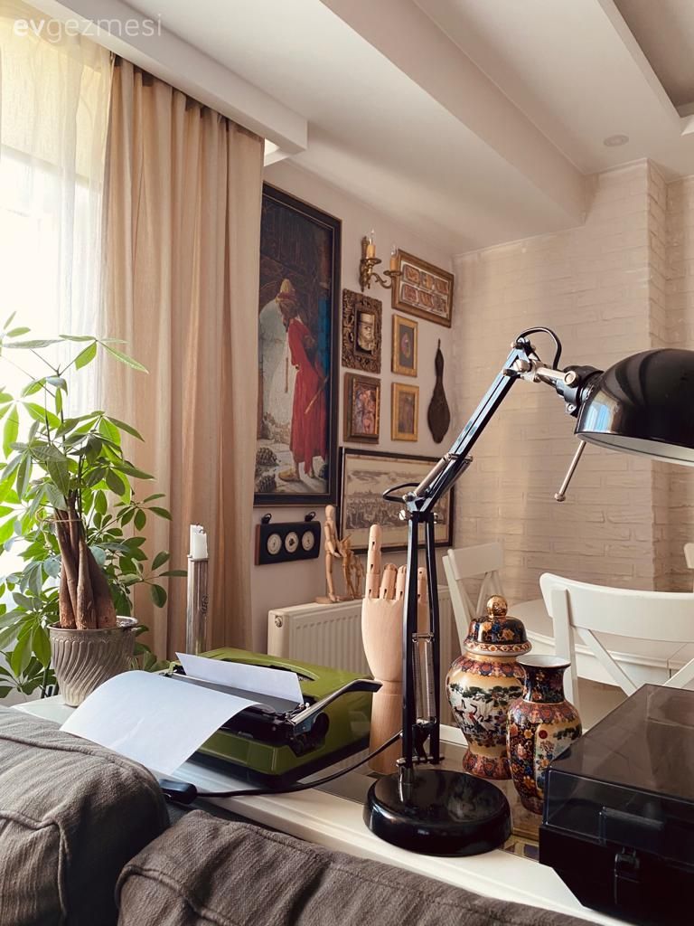 Bu Bolu Evinde Küçük Parçalar Büyüklerden Rol Çalıyor