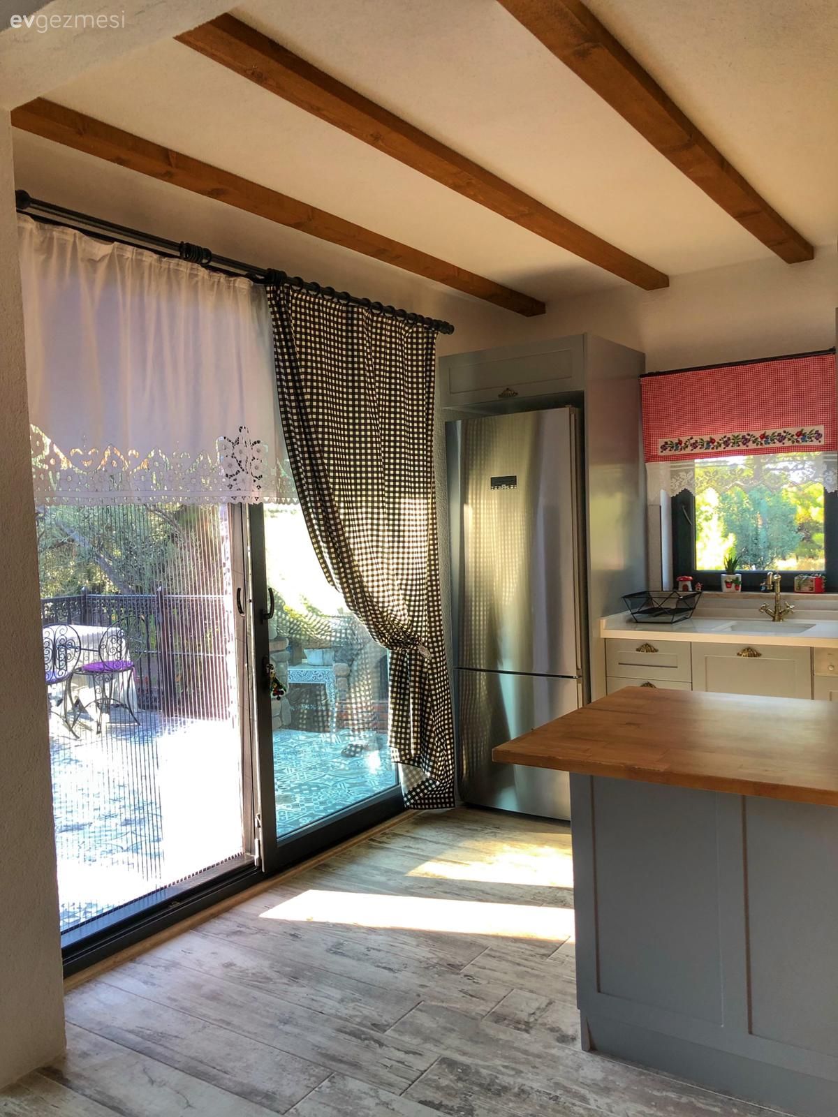 Çanakkale'de Bir Köy Evi: Mazisi Eski Görüntüsü Yeni!