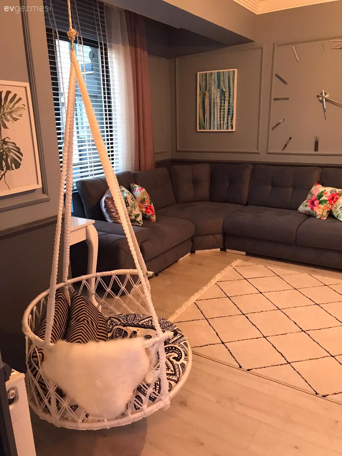 Keyif ve Uyum Bu Sakarya Evini Çepeçevre Sarmış