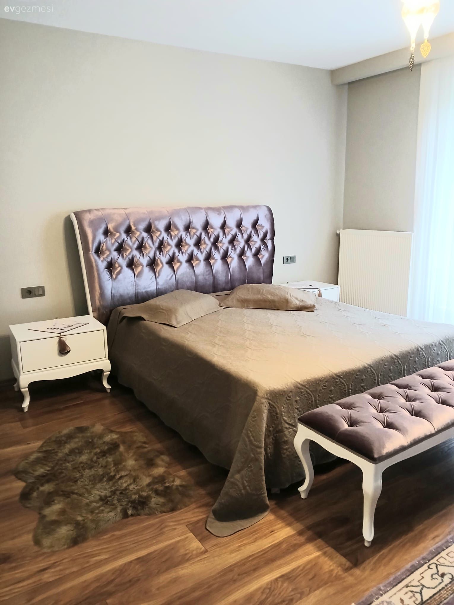 Ordu'daki Bu Evde Kırmızının Cazibesi Açık Mutfağa Yansımış