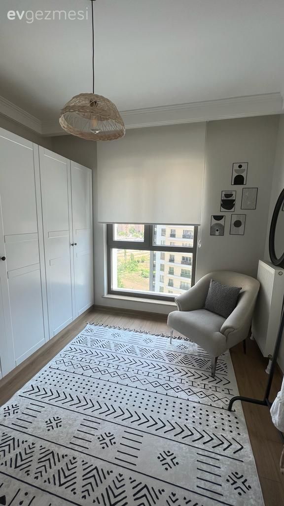 Bu Ankara Evi Beyazlıktan Ferahlık Turuncudan da Neşe Almış