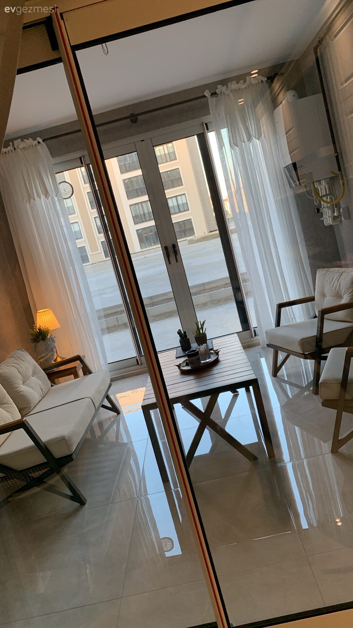 Balkon, Beyaz, Balkon oturma grubu, Balkon masası