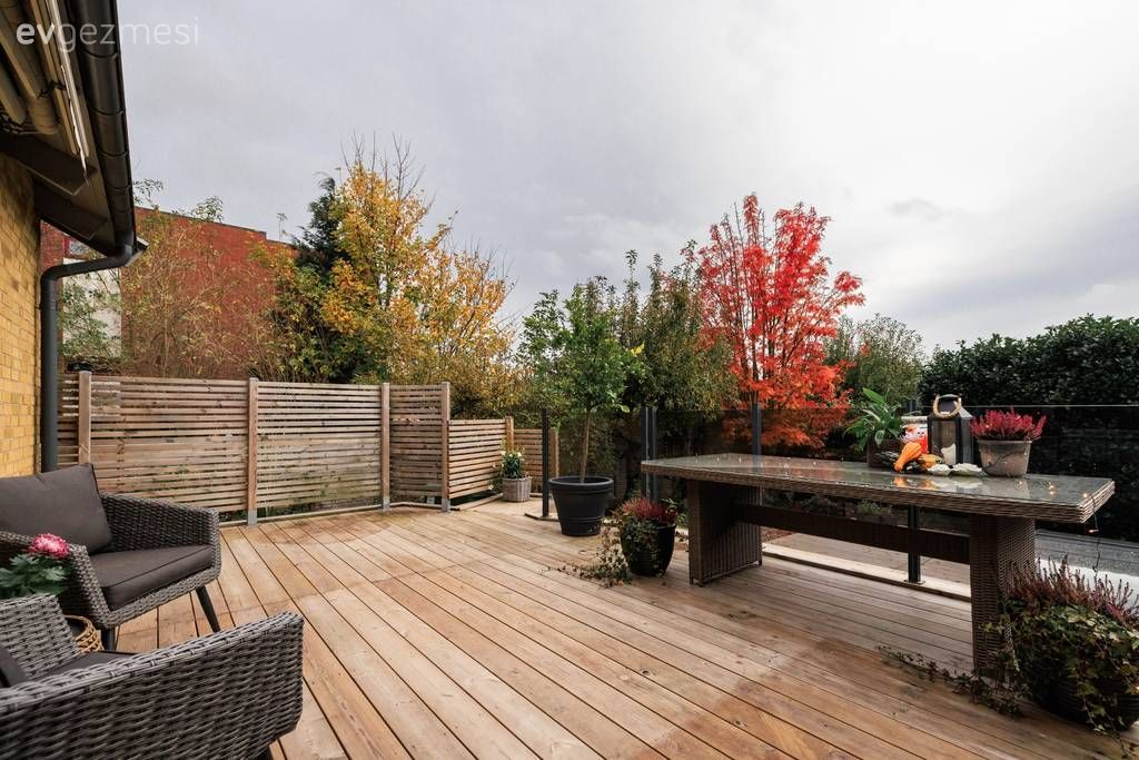 Sürgü Tavanlı Havuzu Olan 101 M2'lik Modern Müstakil Ev