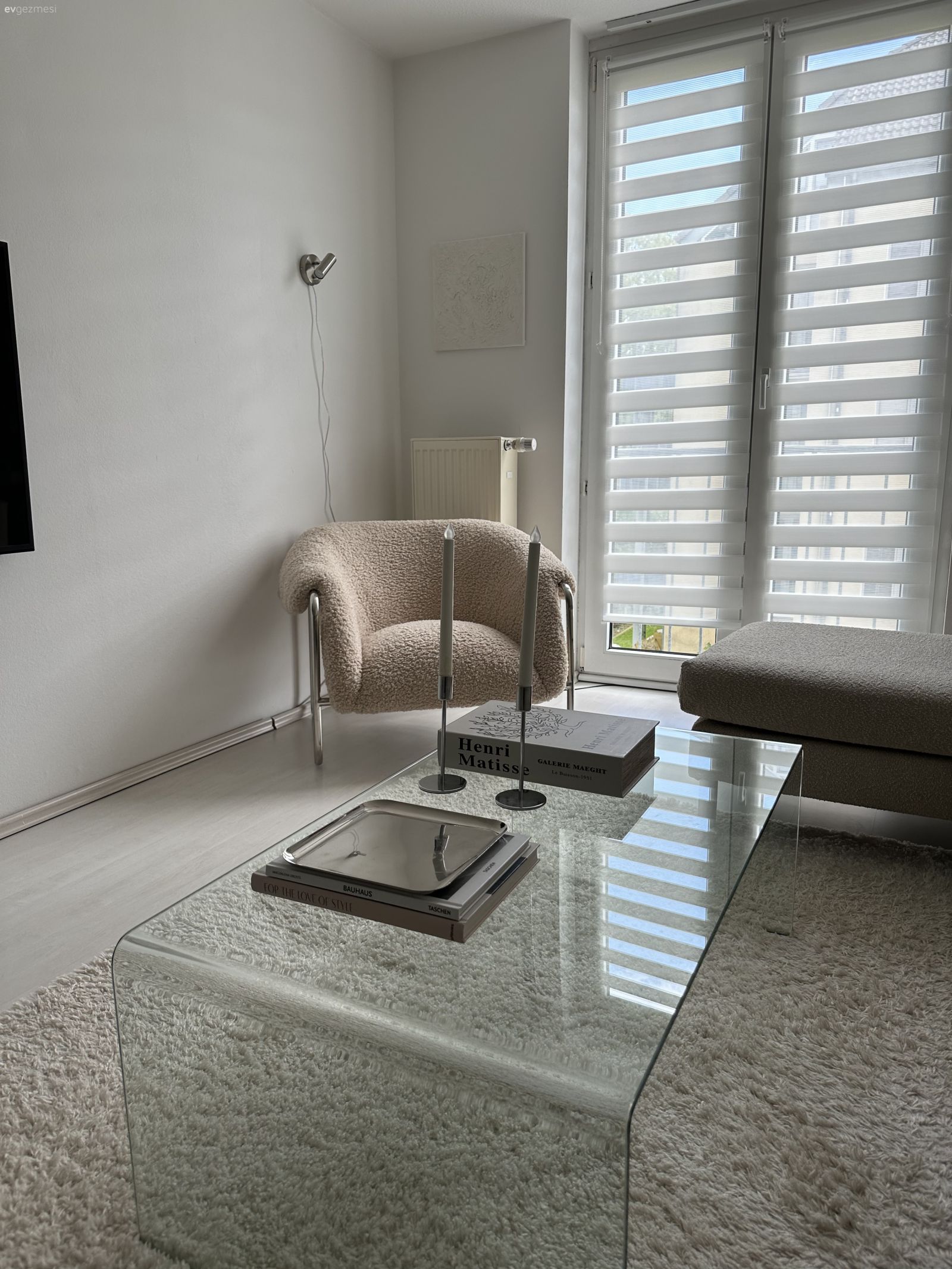 Sandalye, Zebra Perde, Perde, Krem, Bej, Pudra pembe, Orta sehpa, Sehpa, Halı, Salon halısı, Beyaz