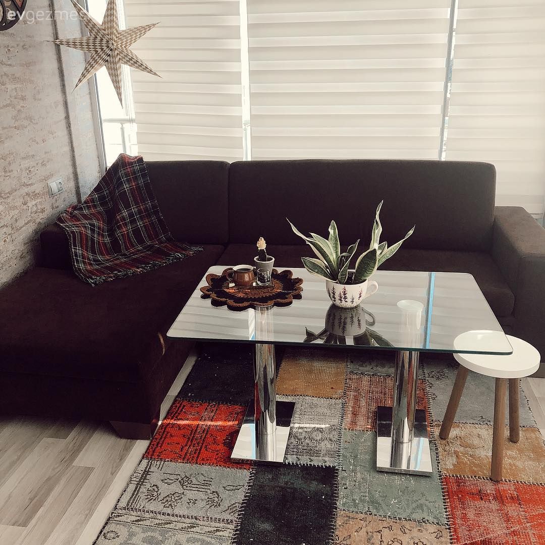 Balkon, Kırmızı, Füme, Beyaz, Kapalı balkon, Köşe koltuk, Koltuk takımı, Balkon masası, Saksı, Tabure, Zebra Perde, Perde, Balkon perdesi, Patchwork halı, Halı