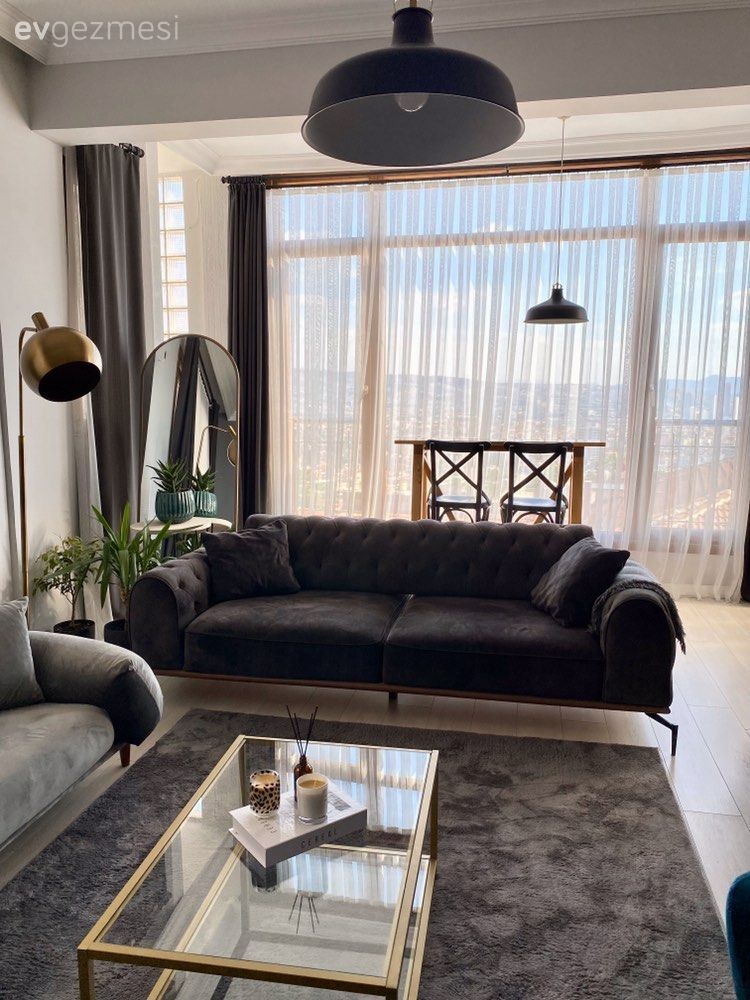 Bu İzmir Evinde Salon, Mutfak ve Çalışma Odası Aynı Alanın İçinde!