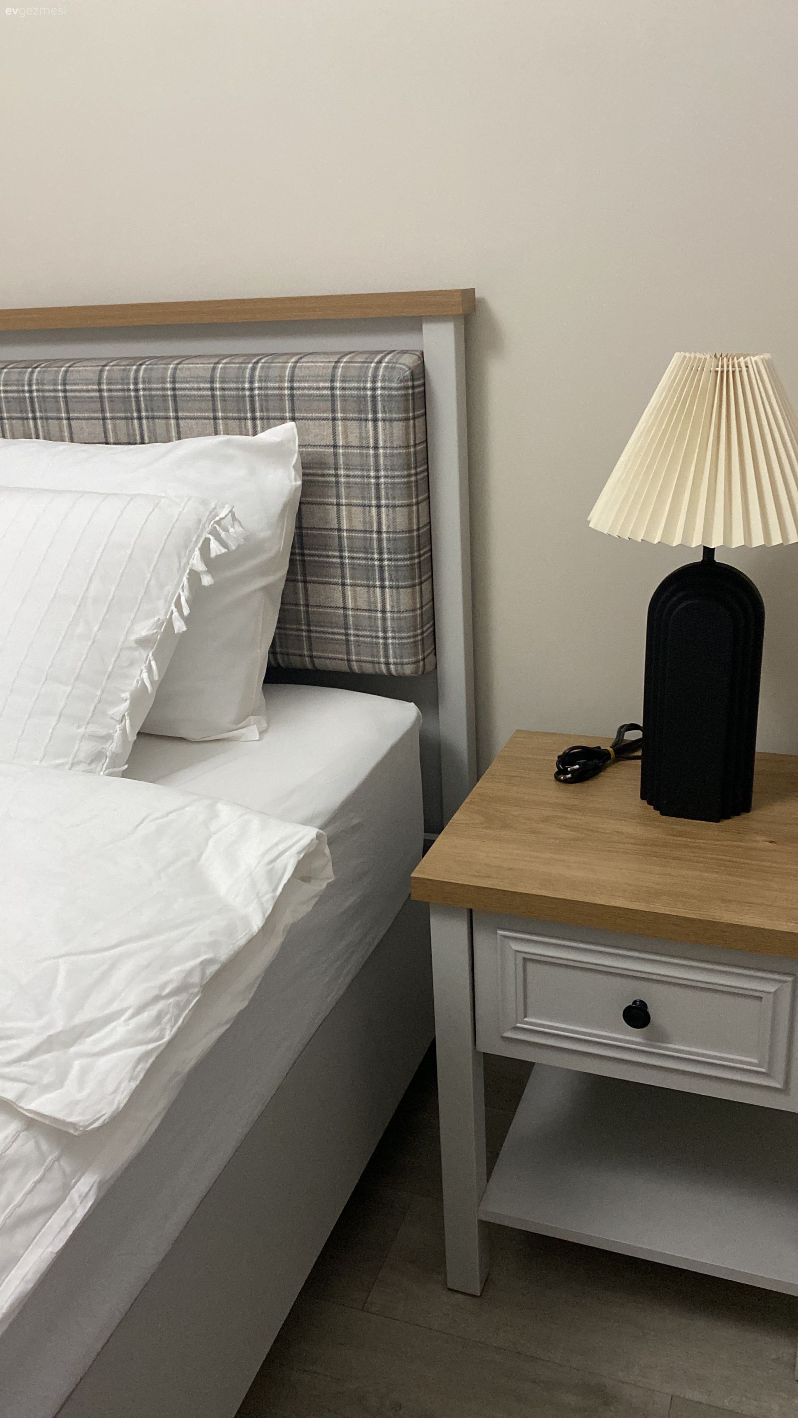 Yatak Odası, Beyaz, Ekose desen, Desenler, Komodin