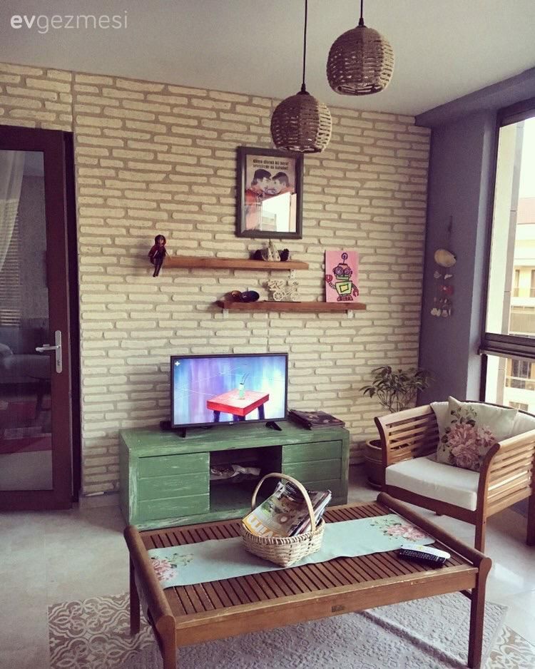 Balkon, Ahşap Mobilya, Yeşil, Kahverengi, Beyaz, Duvar dekorasyonu, Hasır avize, Balkon masası, Sandalye, Balkon duvar dekorasyonu