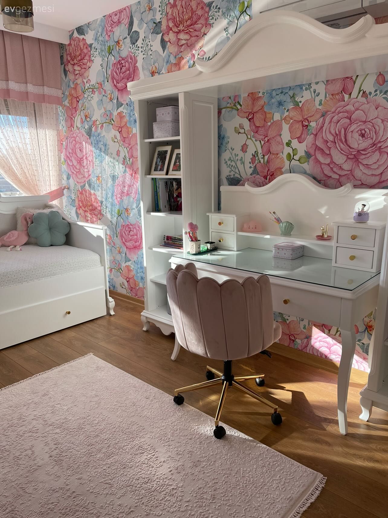 Bu İzmir Evinde Ev Sahibinin Zevkli Seçimleri Kendini Belli Etmiş!