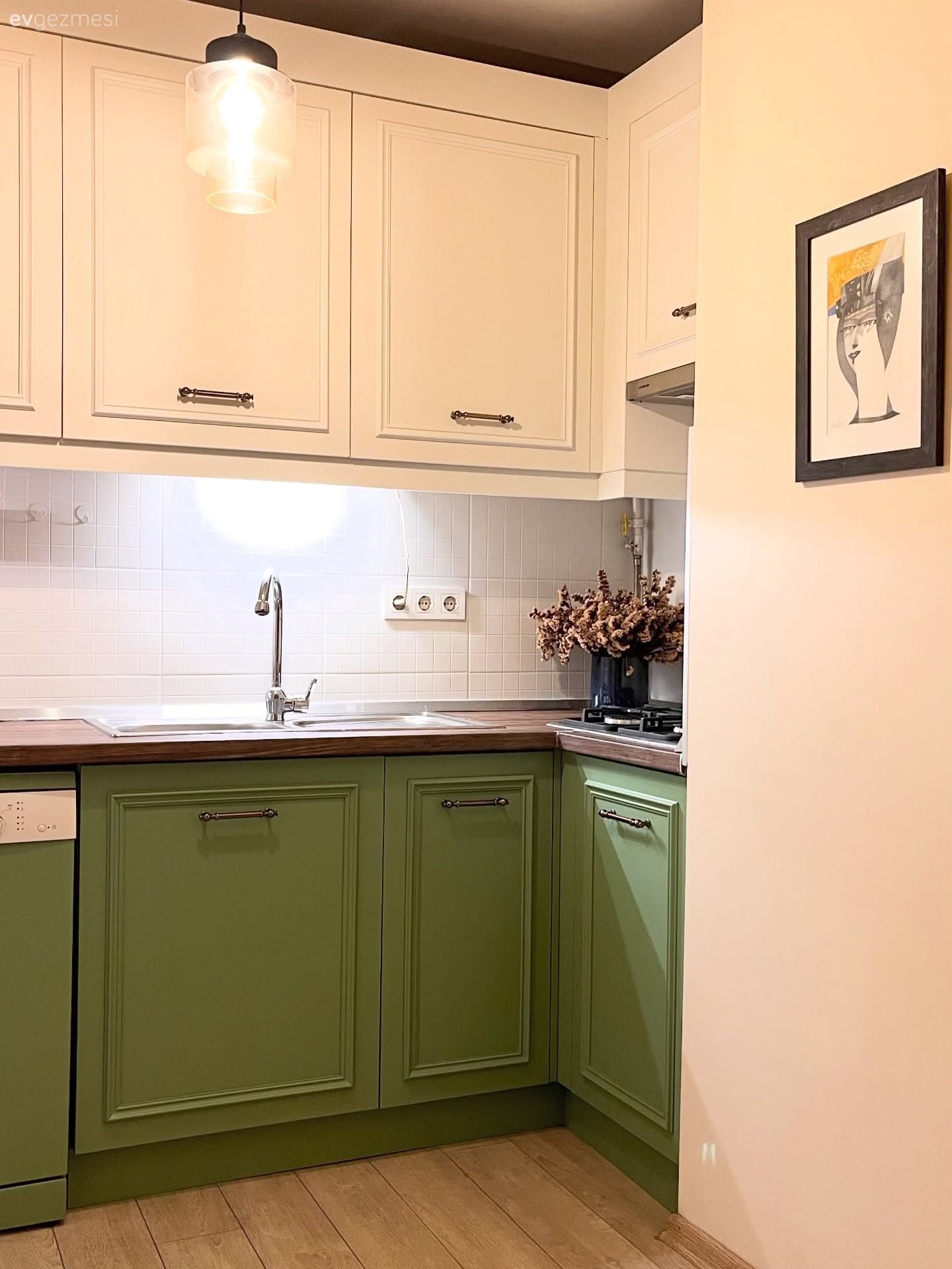 Mutfak, Beyaz, Yeşil, Mutfak tezgahı, Mutfak tezgah arası, Shaker kapaklı dolaplar, Mutfak aksesuarları, Mutfak boyama, Mobilya boyama