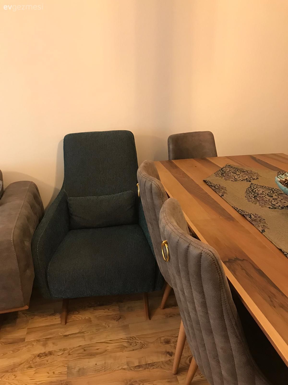 Salon, Gri, Füme, Sandalye, Berjer, Ahşap masa, Parke