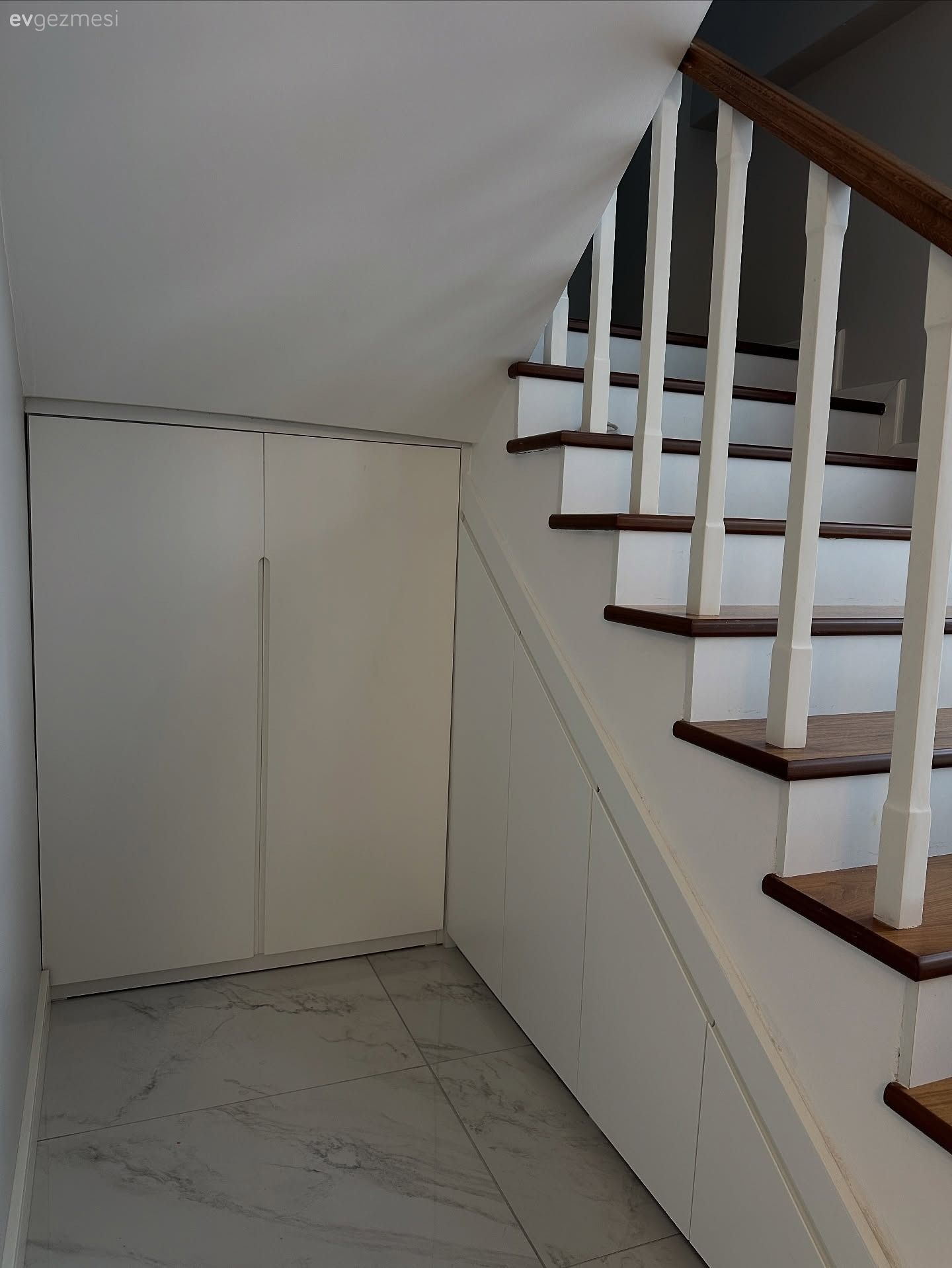 Antre, Merdiven, Dolap