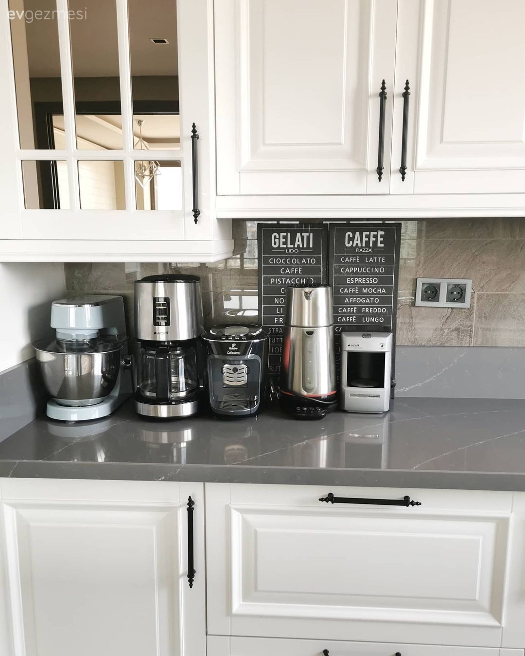 Mutfak, Beyaz mutfak, Siyah, Art deko, Mutfak zemin seramikleri, Ankastre, Mutfak tezgahı, Mutfak tezgah arası