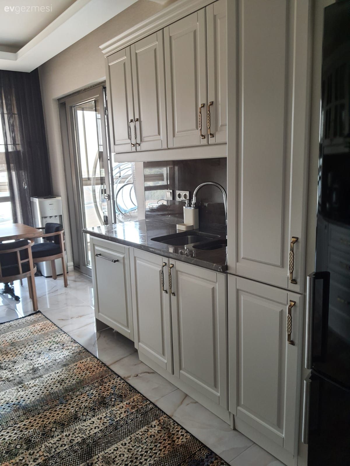 Bu  Ankara Evinde Pastel Tonlar Ahşaplarla Sıcaklık Kazanmış