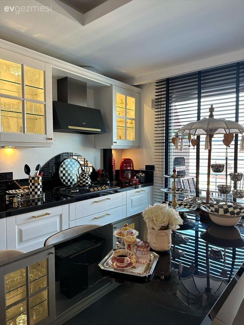 Mutfak, Country, Beyaz, Siyah, Ada mutfak, Sandalye, Jaluzi, Siyah tezgah, Mutfak tezgahı, Mutfak aksesuarları, Davlumbaz, Shaker kapaklı dolaplar