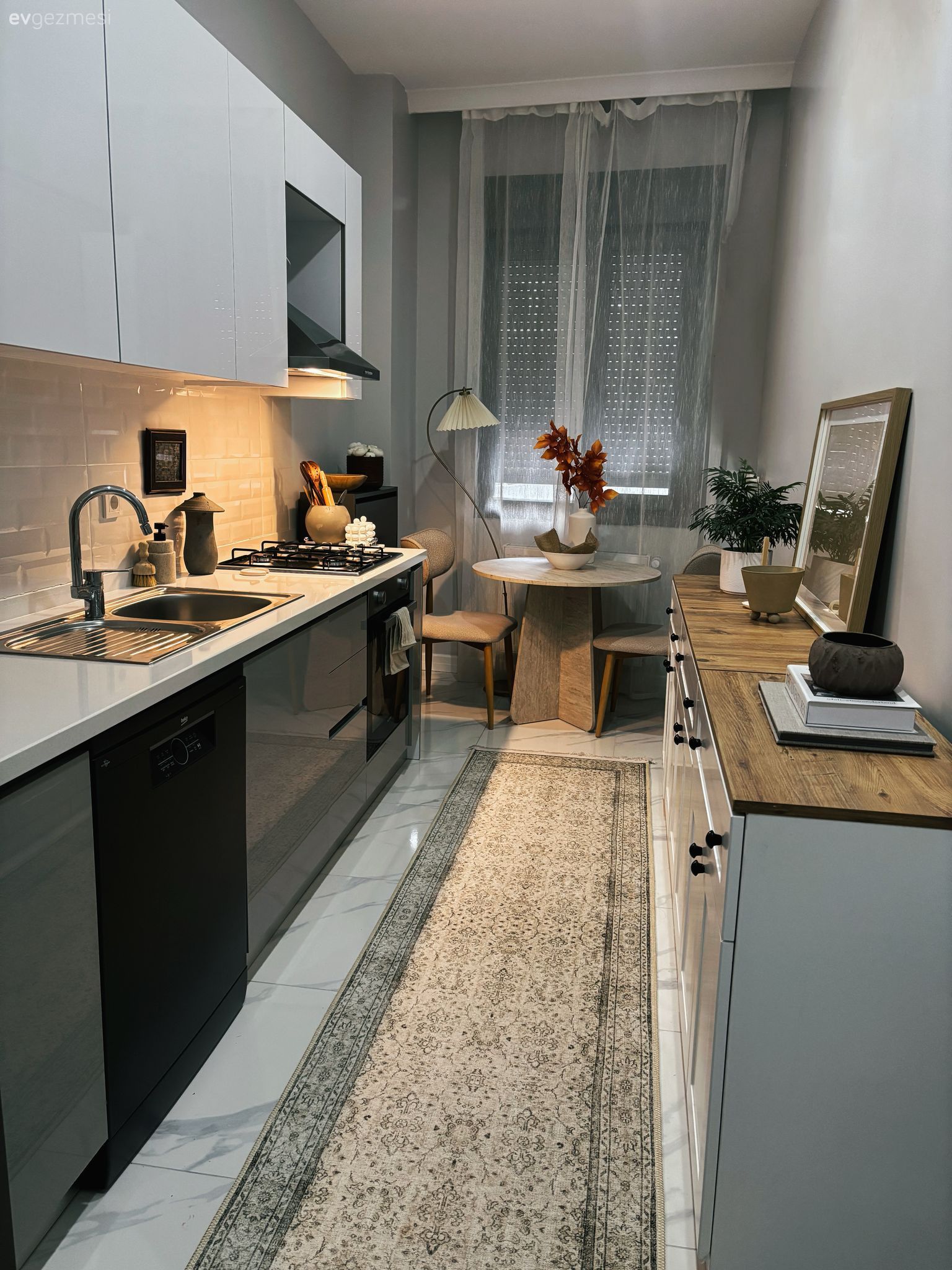 Her Detayıyla Tam Kıvamında  Bir İstanbul Evi