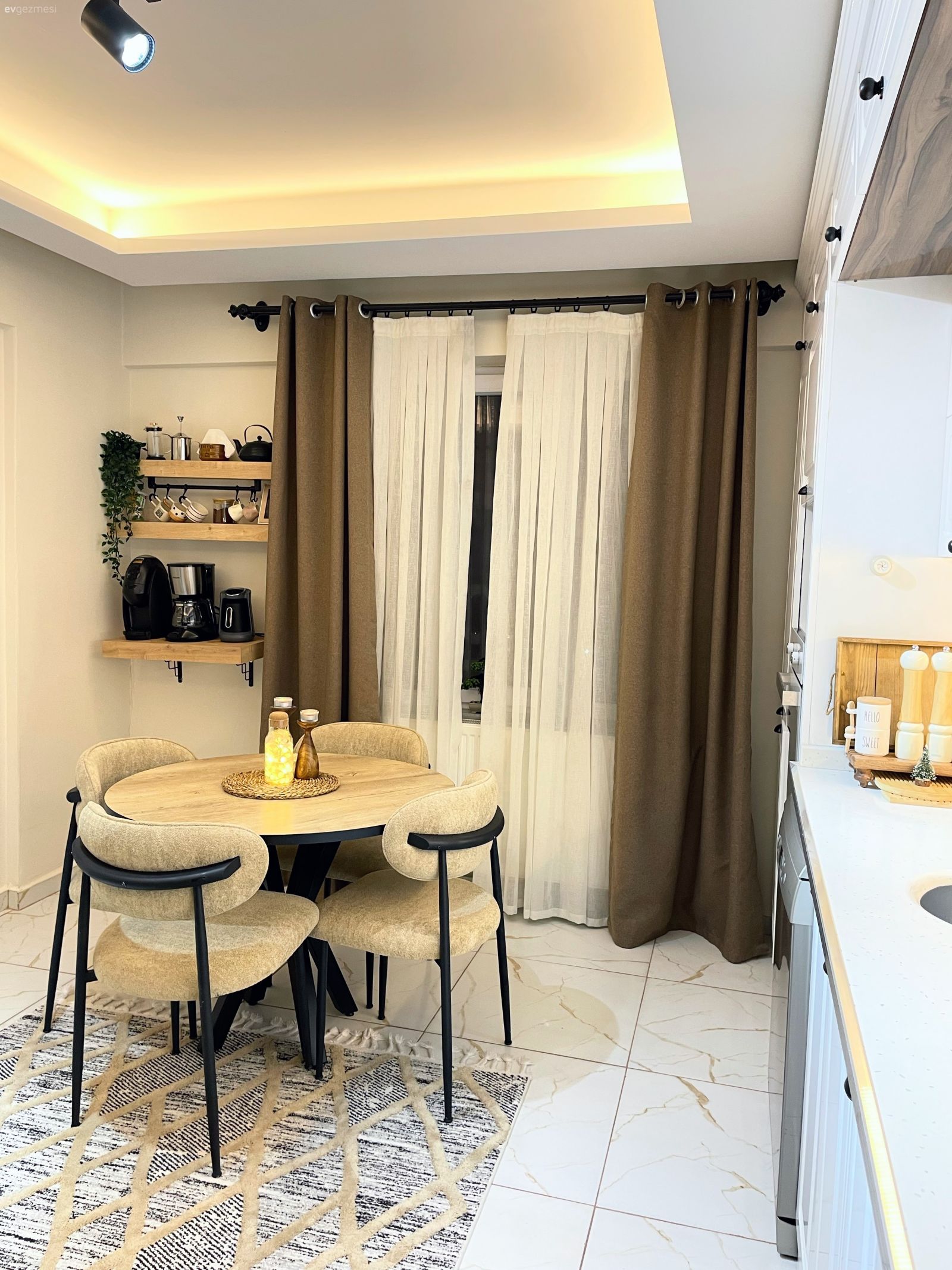 Mutfak, Country, Modern, Vizon, Beyaz, Siyah, Mutfak perdesi, Mutfak tülü, Mutfak aksesuarları, Mutfak rafı, Mutfak masası, Sandalye, Mutfak halısı, Mutfak sandalyesi