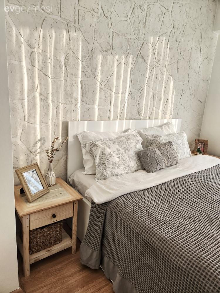 Yatak Odası, Beyaz, Siyah, Gri, Yatak odası duvar dekorasyonu, Komodin, Yatak örtüsü