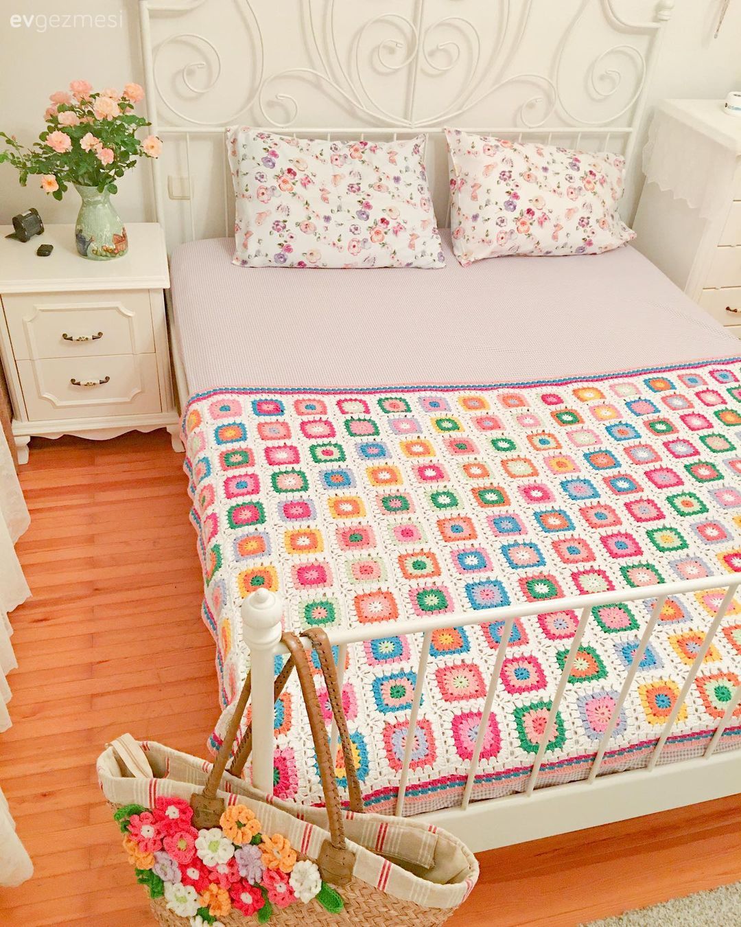 Bu İzmir Evinin Vazgeçilmezleri Renkler ve Desenler!