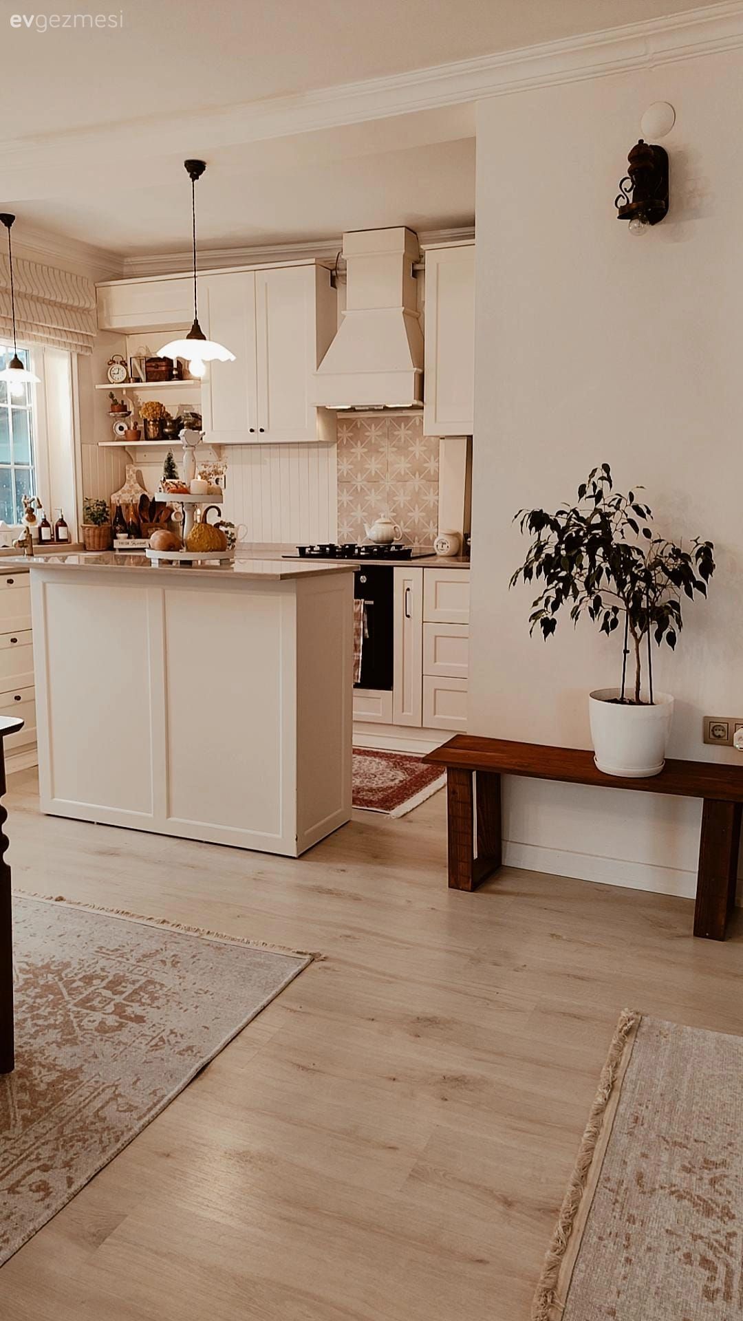 Mutfak, Country mutfak, Beyaz, Kahverengi, Country, Mutfak tezgahı, Ada mutfak, Davlumbaz, Mutfak aksesuarları, Mutfak tezgah arası, Mutfak Avize Modelleri, Mutfak perdesi, Halı