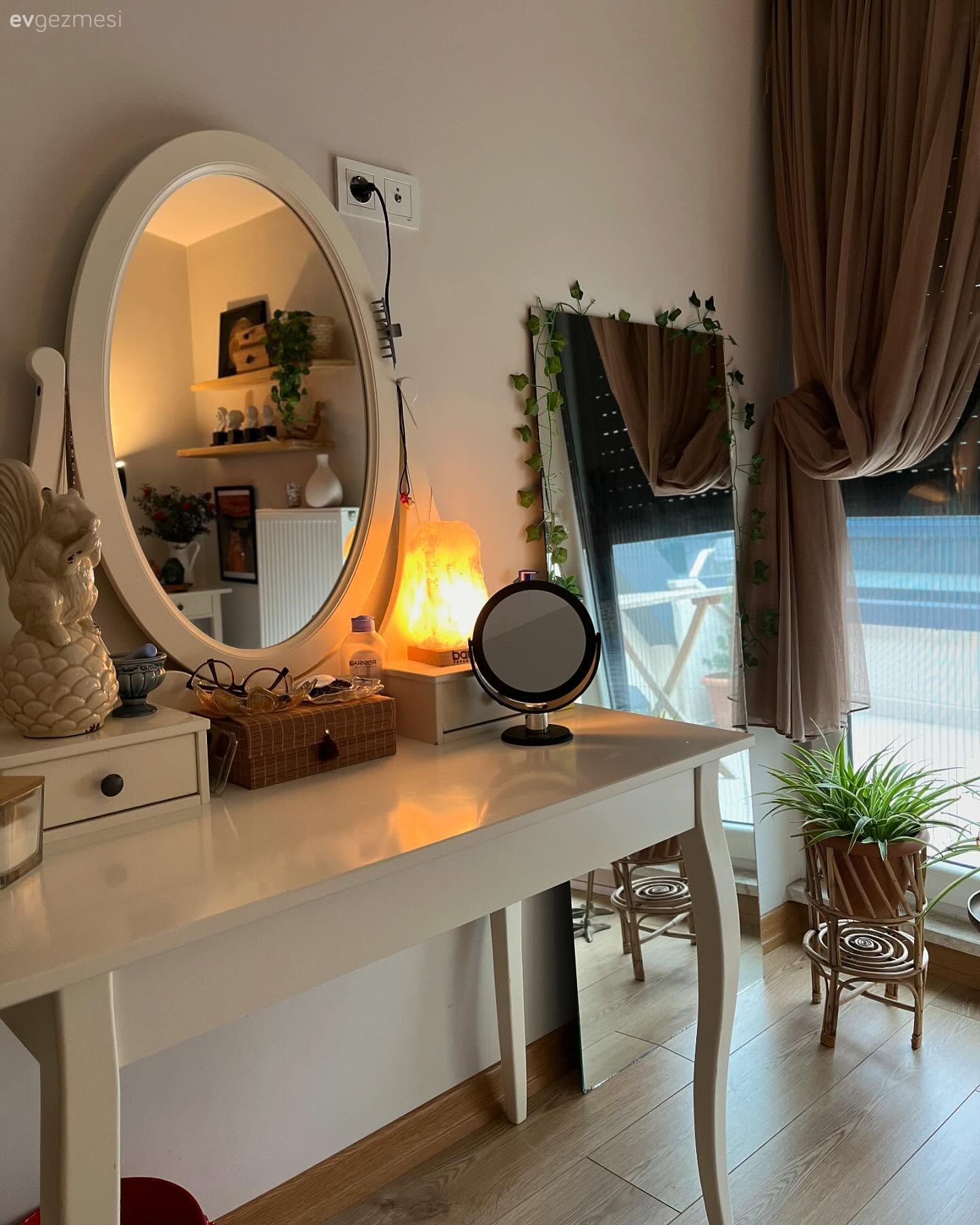 Yatak Odası, Vizon, Beyaz, Makyaj masası, Makyaj aynası, Dekoratif Objeler, Ayna