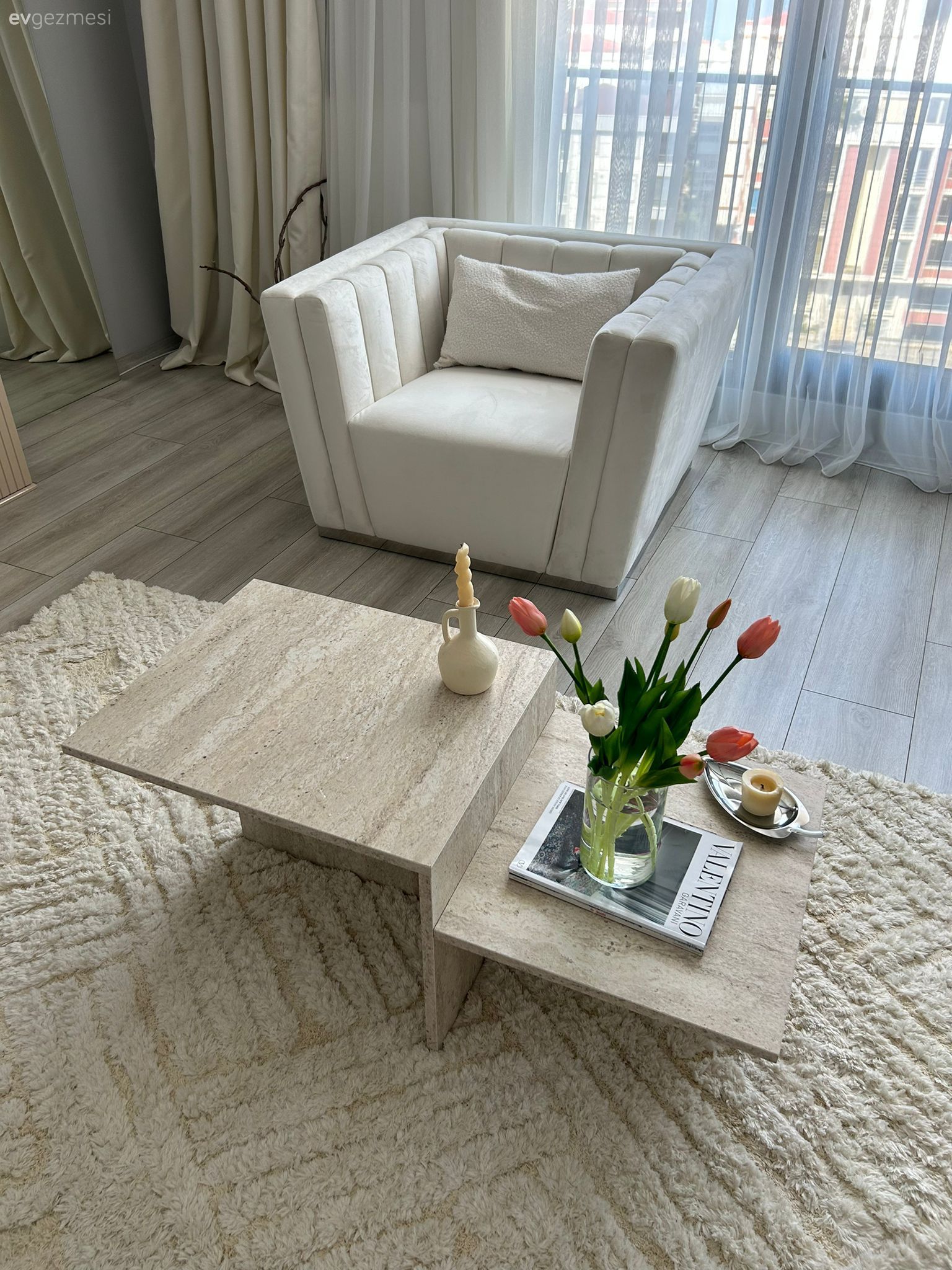 Bu Samsun Evinde Sessiz Şıklık Beyaz İle Sağlanmış!