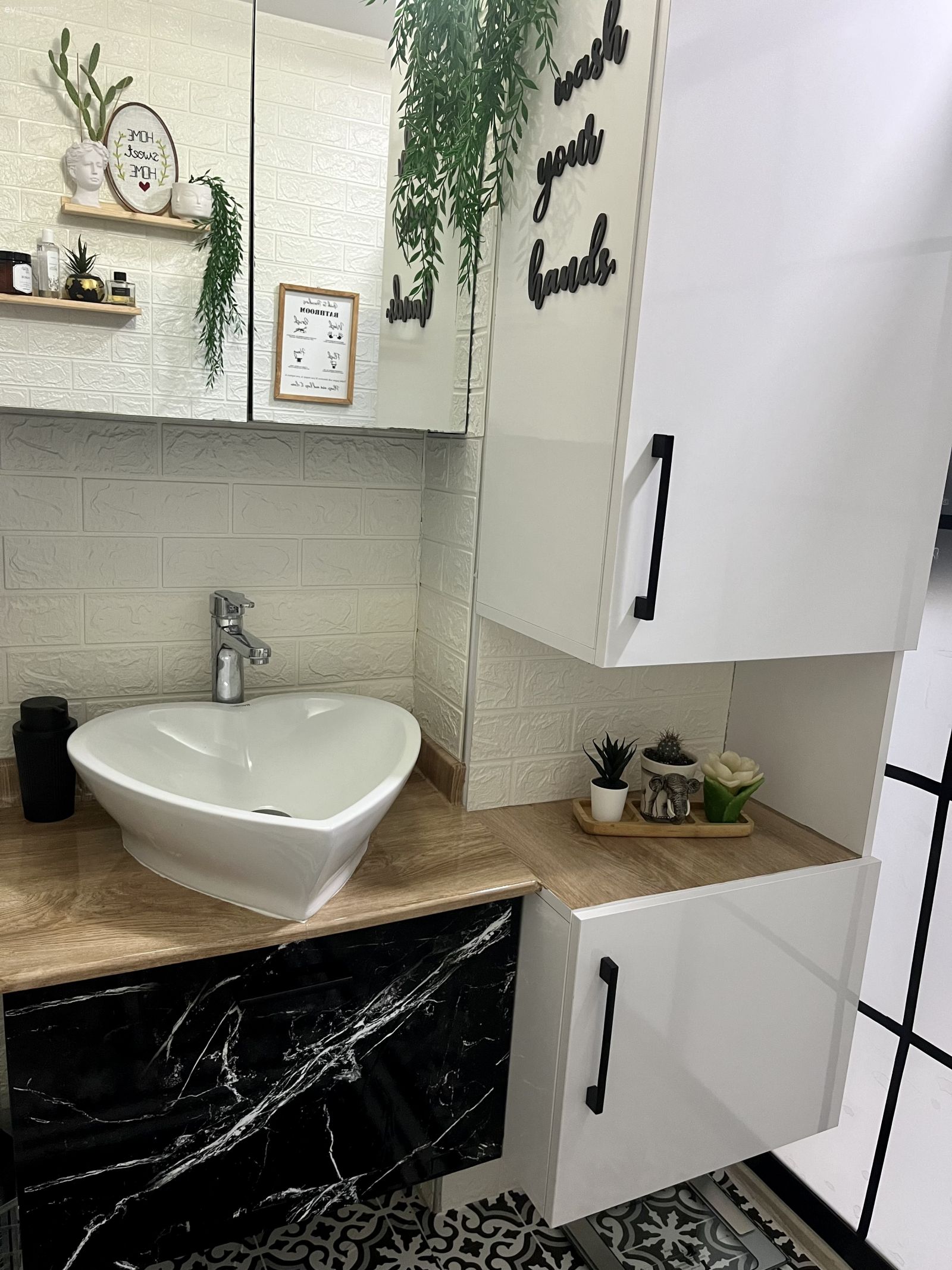 Öncesi&Sonrası: Uygun Maliyetli Değişim İsteyenlere Örnek Bir Banyo!