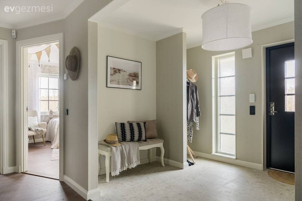 183 M2'lik Balkonlu Bu Evin Arka Cephesinde İskele Veranda Var