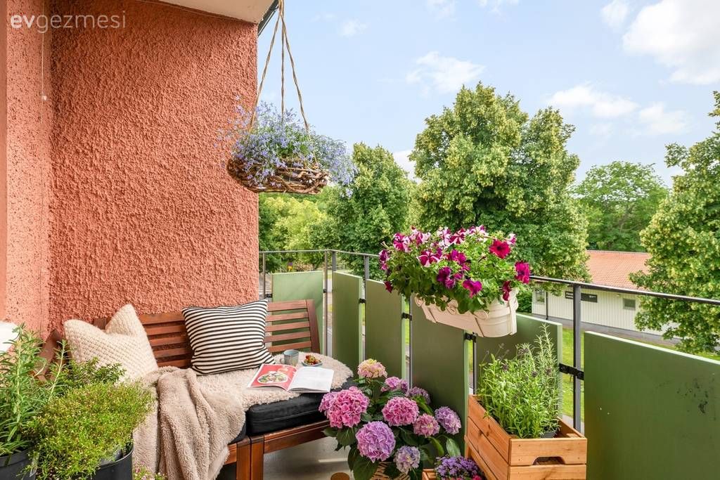 Balkonunuza En Çok Yakışan Çiçekler ve Bakım Rehberi!