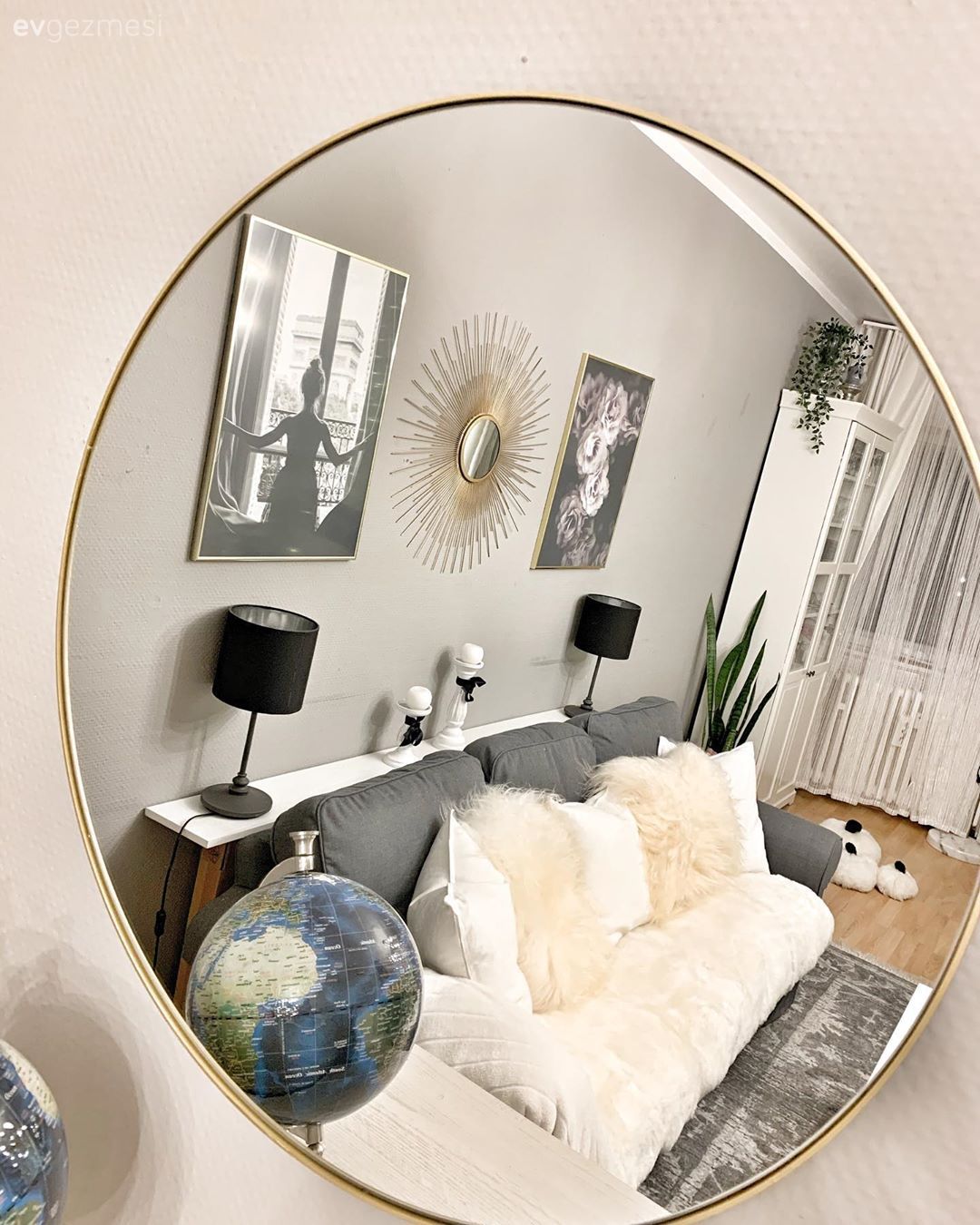 Ev Gezmesi: Duvar Dekorları Olmadan Yapamayan Bir Ev