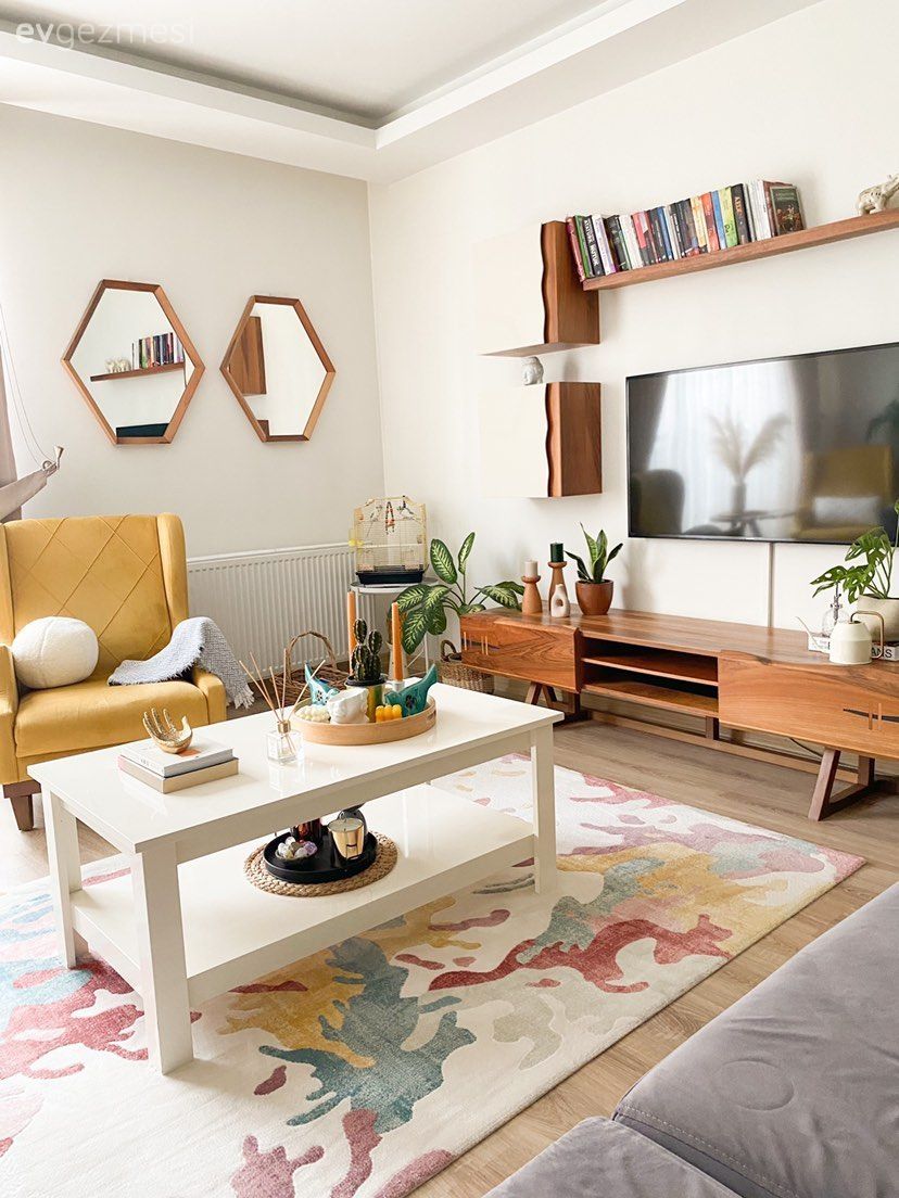 Salon, Modern, Gri, Sarı, Ahşap Mobilya, Koltuk takımı, Halı, Salon halısı, Orta sehpa, Sehpa, Ayna, Fon perde, Perde, Tül perde, Tv ünitesi, Tv ünitesi aksesuarları, Ev Aksesuar, Avize, Aydınlatma, Salon avizesi