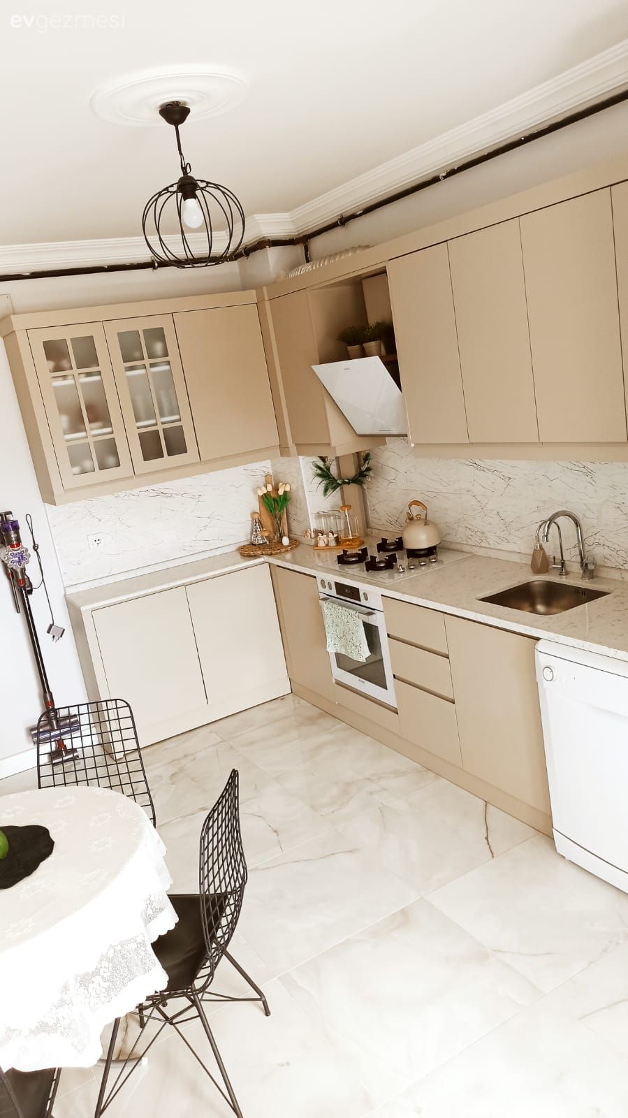 Bu Konya Evi Şatafattan Uzak Kendi Halinde!