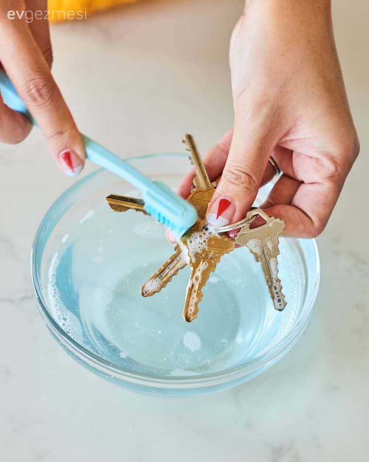 Bir Salgın Uzmanına Göre Dezenfekte Etmeyi Unutabileceğiniz 5 Şey