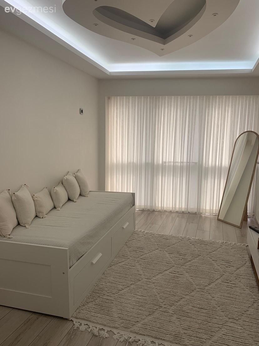 Bu İzmir Evinde Sadelik, Konfor ve Sıcaklık Dengesi Tam Ayarında!