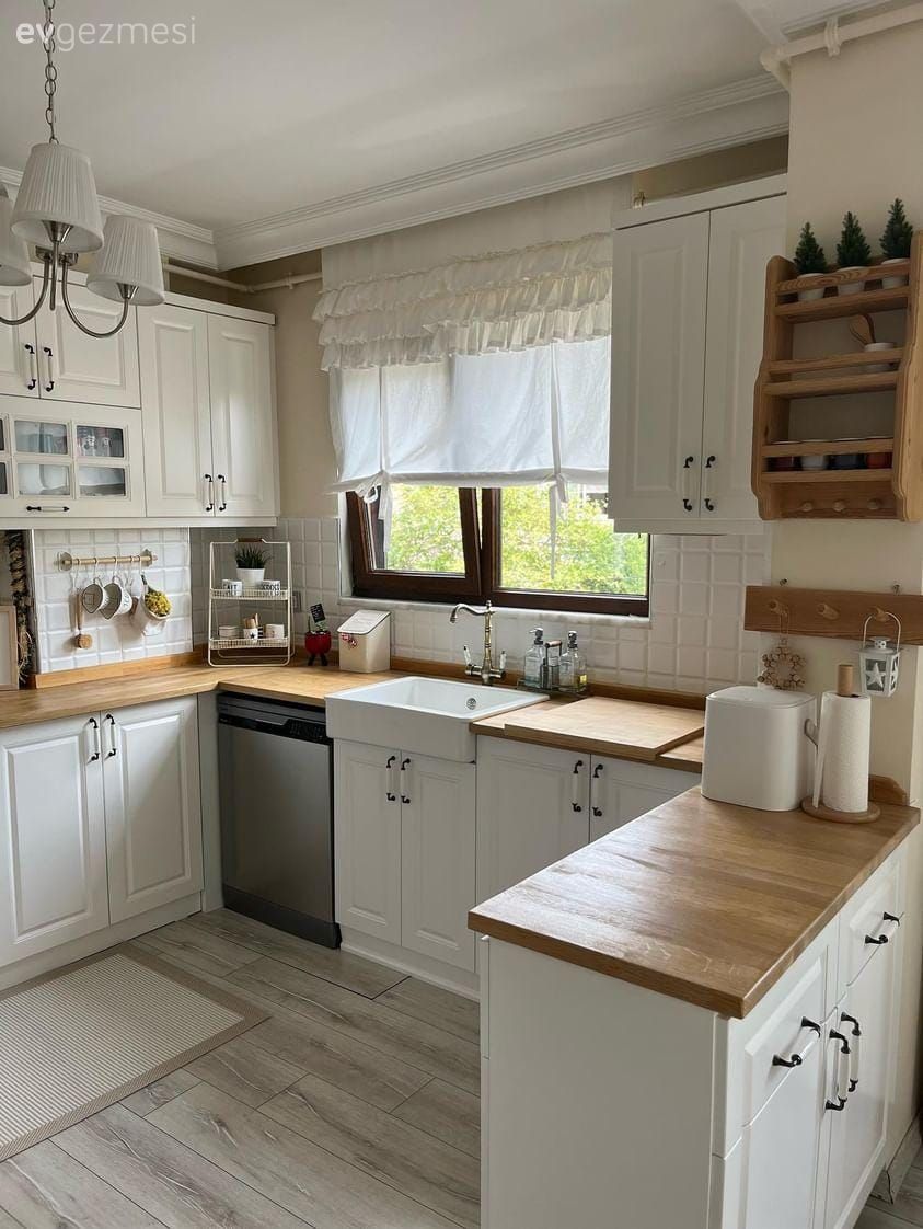 Mutfak, Beyaz, Beyaz ve ahşap mutfak, İskandinav, Mutfak tezgahı, Shaker kapaklı dolaplar, Mutfak tezgah arası, Tezgah arası seramik, Mutfak Avize Modelleri, Mutfak aksesuarları, Sandalye, Mutfak masası, Mutfak perdesi, U-tipi mutfak, Mutfak rafı