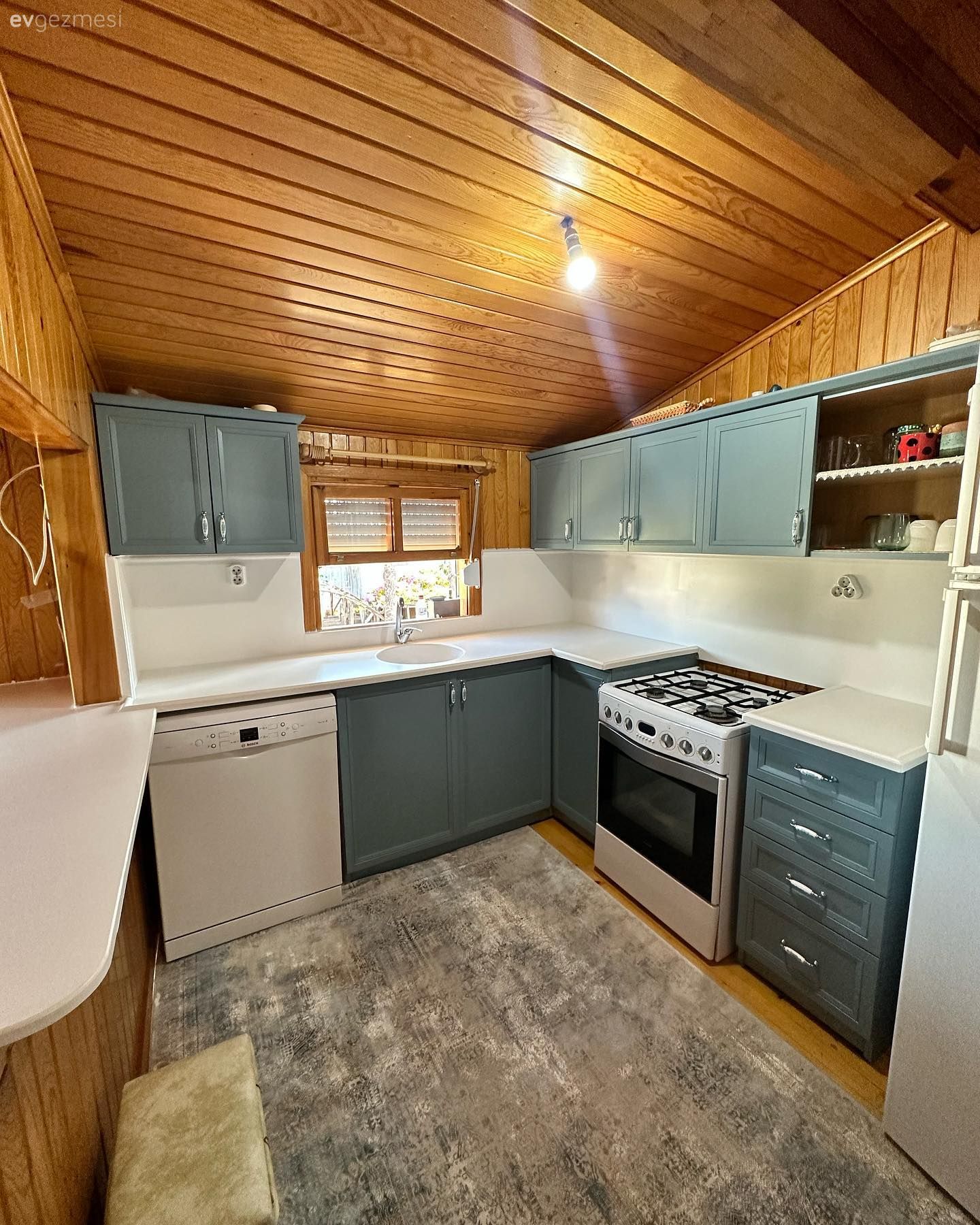 Öncesi&Sonrası: Yeşil ve Beyaz Ahşap Tavanlara Nasıl da Yakışmış!